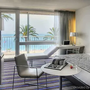 Mercure Promenade Des מלון
