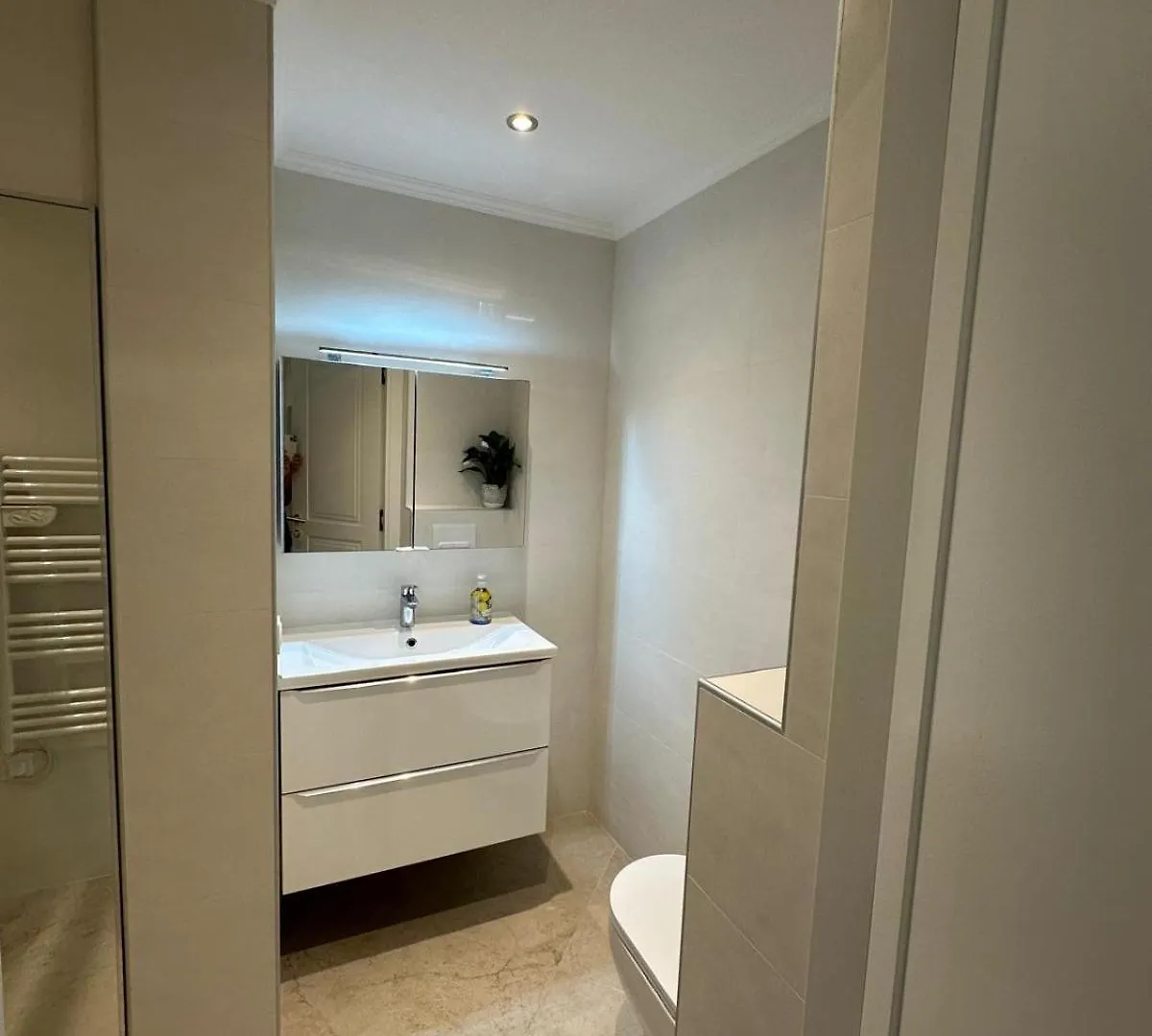 Extraordinaire Grand Studio Au Centre 6 Minutes A Pied De La Plage Et L'Hotel Negresco Nice