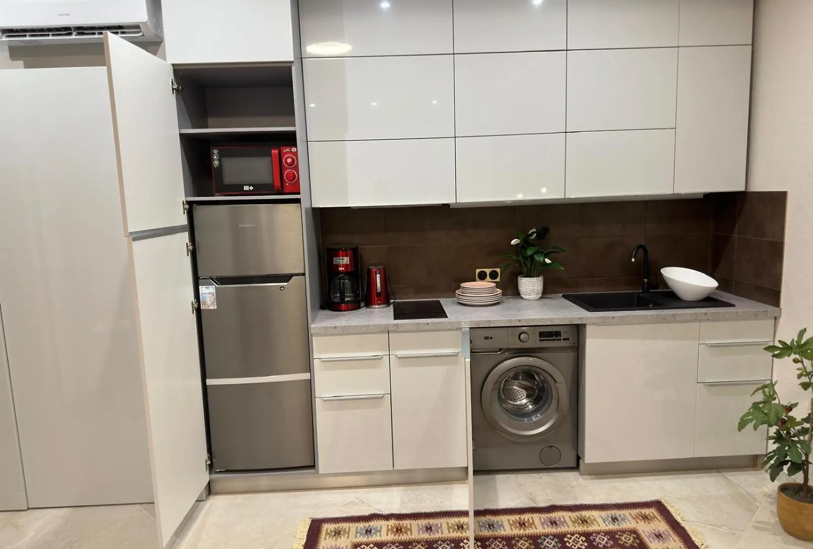 Extraordinaire Grand Studio Au Centre 6 Minutes A Pied De La Plage Et L'Hotel Negresco Nice Apartment